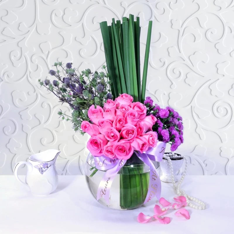 Pink Rose Flower Arrangement in Vase